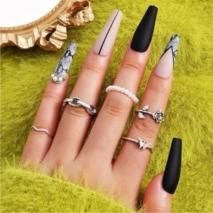 3/$50 ❗️5-Piece Pearl and Rose Flower Ring Set